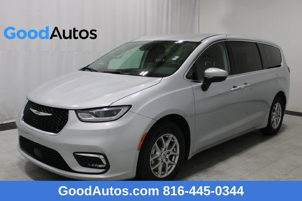 Used 2023 Chrysler Pacifica Touring-L FWD image 1