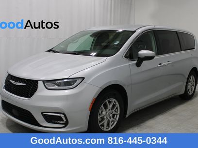 Used 2023 Chrysler Pacifica Touring-L