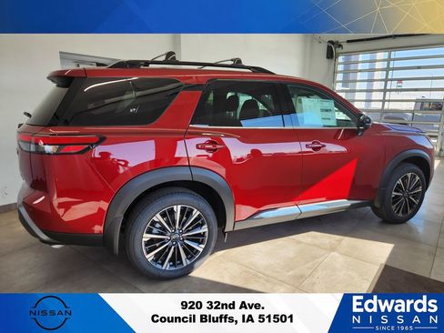 New 2026 Nissan Pathfinder Platinum w/ Cargo Package AWD/4WD image 7