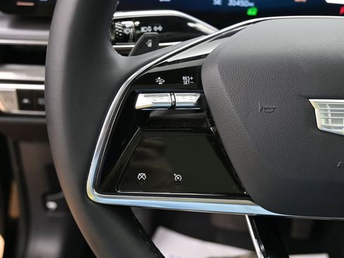 Used 2024 Cadillac Lyriq Tech image 18