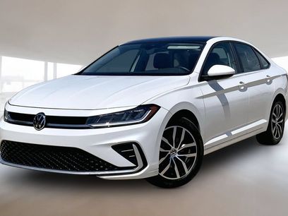 Certified 2025 Volkswagen Jetta SE w/ Sunroof Package