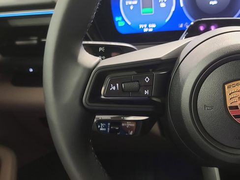 New 2026 Porsche Macan Electric image 17