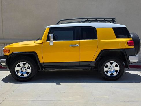 Used 2007 Toyota FJ Cruiser 4WD image 7