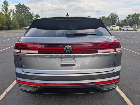 Used 2024 Volkswagen Atlas Cross Sport SE AWD/4WD image 21
