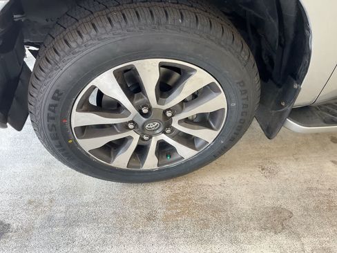 Used 2021 Toyota Sequoia Limited AWD/4WD image 10