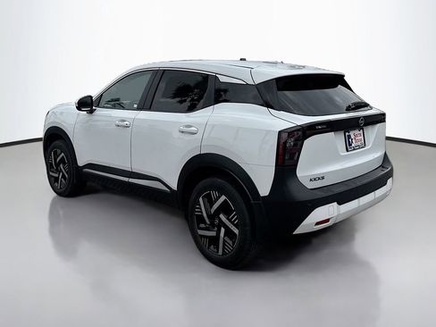 Used 2025 Nissan Kicks SV FWD image 5