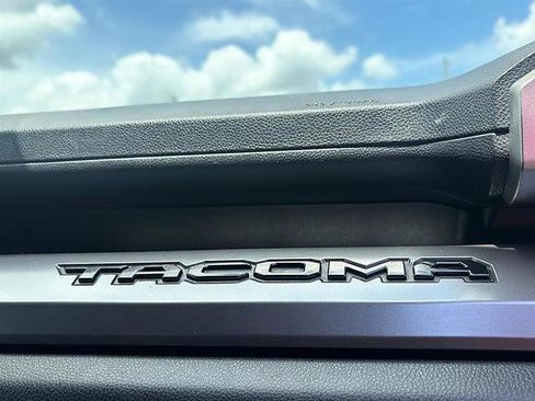 Used 2024 Toyota Tacoma SR5 AWD/4WD image 51
