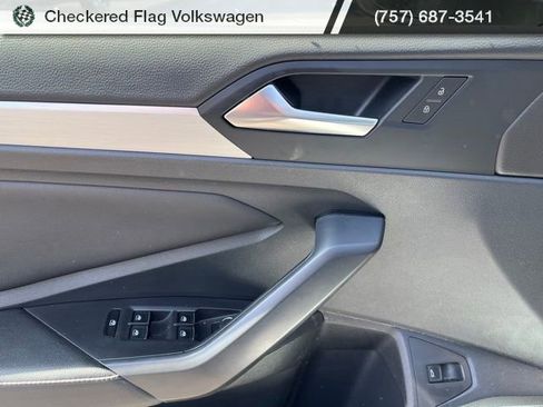 Used 2025 Volkswagen Jetta Sport image 13