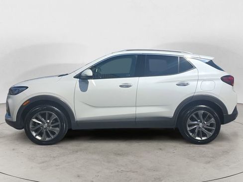 Used 2021 Buick Encore GX Essence w/ Advanced Technology Package AWD/4WD image 2