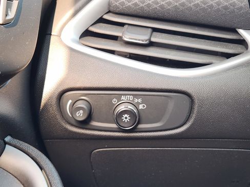 Used 2023 Chevrolet Malibu LT image 16