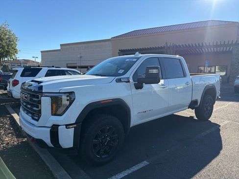 Used 2025 GMC Sierra 2500 AT4 image 20