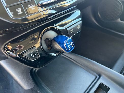 Used 2019 Toyota Prius L Eco image 19
