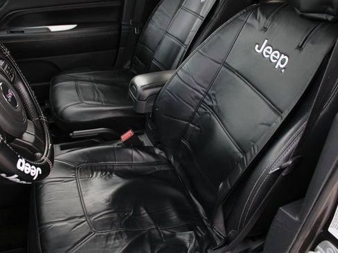 Used 2014 Jeep Compass Latitude image 3