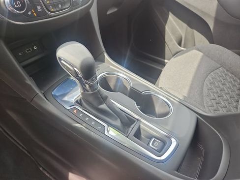 Used 2024 Chevrolet Equinox LT FWD image 22
