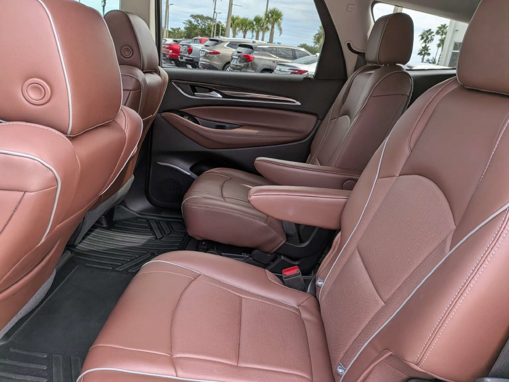 Used 2019 Buick Enclave Avenir w/ Avenir Technology Package FWD image 16