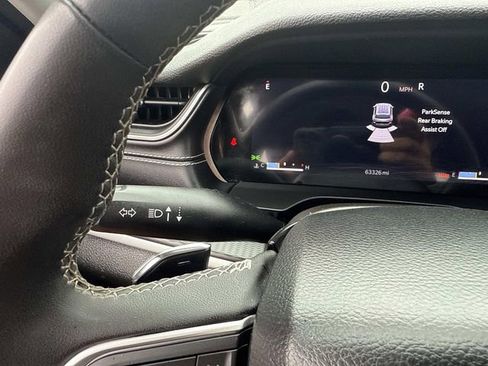 Used 2023 Jeep Grand Cherokee L Laredo image 33