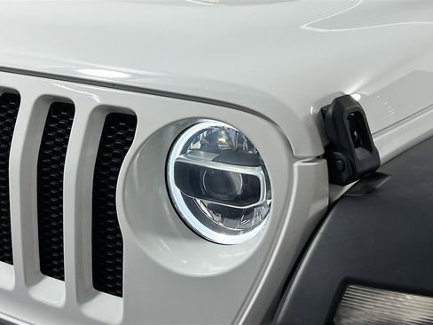 Used 2021 Jeep Wrangler Sport S image 11