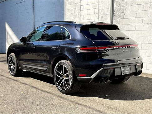 Certified 2025 Porsche Macan image 3