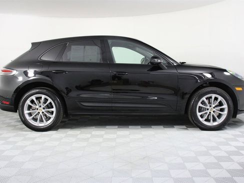 Used 2025 Porsche Macan image 8