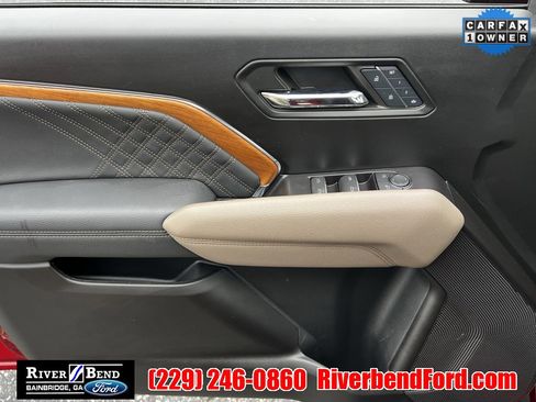 Used 2024 GMC Canyon Denali image 13