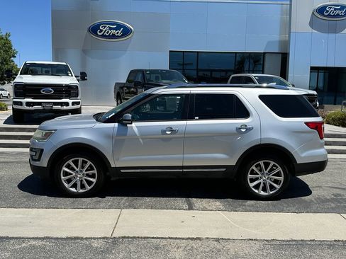 Used 2017 Ford Explorer Limited AWD/4WD image 3