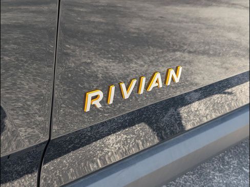 Used 2024 Rivian R1S Launch Edition Quad AWD/4WD image 24