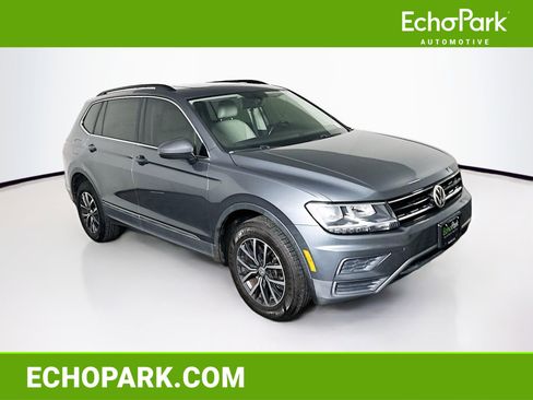Used 2018 Volkswagen Tiguan SE w/ Panoramic Sunroof Package image 1