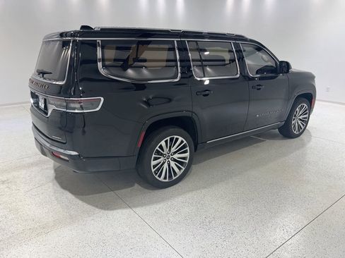 Used 2023 Jeep Grand Wagoneer Series III image 5