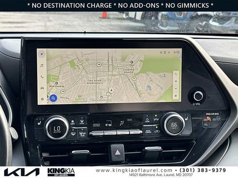 Used 2023 Toyota Highlander XLE AWD/4WD image 3