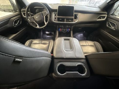 Used 2023 Chevrolet Suburban RST w/ Sport Performance Package AWD/4WD image 21