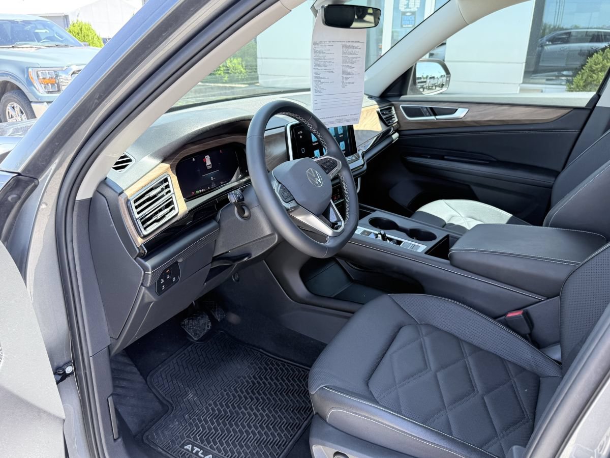 Used 2024 Volkswagen Atlas SE FWD image 10