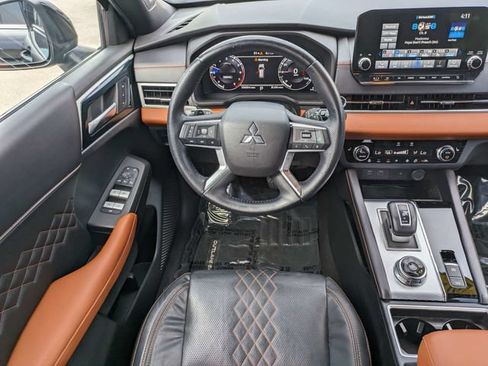 Used 2022 Mitsubishi Outlander SEL FWD image 16