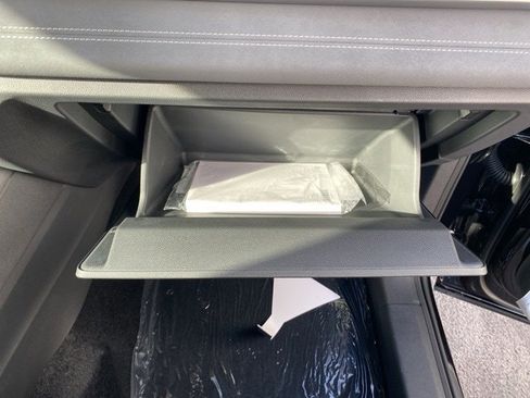 New 2026 Volkswagen Tiguan SE image 46