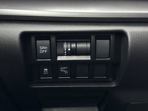 Used 2023 Subaru Impreza 2.0i Limited w/ Popular Package #3 image 32