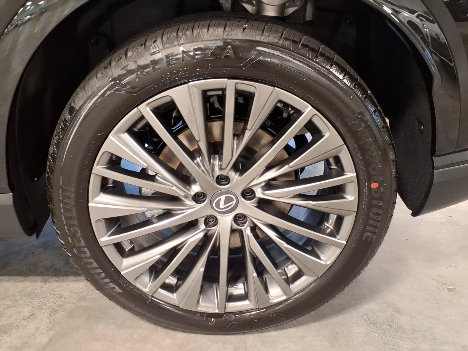 New 2026 Lexus RX 350h AWD/4WD image 13