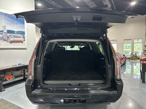 Used 2019 Cadillac Escalade ESV Premium Luxury AWD/4WD image 35