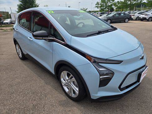 Used 2022 Chevrolet Bolt LT FWD image 3