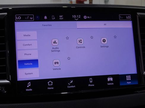 Used 2024 Chrysler Pacifica Touring-L image 42