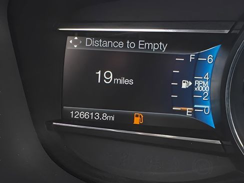 Used 2016 Ford Explorer XLT w/ Equipment Group 202A image 27