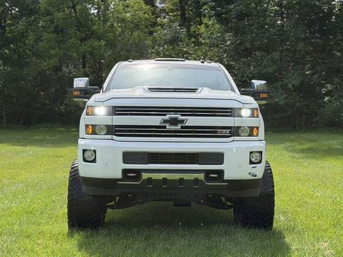 Used 2019 Chevrolet Silverado 2500 LTZ w/ Duramax Plus Package AWD/4WD image 2
