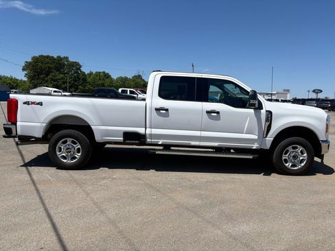 Used 2025 Ford F250 XLT AWD/4WD image 2