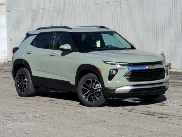 New 2026 Chevrolet TrailBlazer LT w/ LT Cold Weather Package FWD image 17