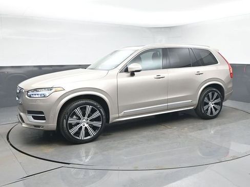 Used 2024 Volvo XC90 B6 Plus w/ Protection Package Premier image 4