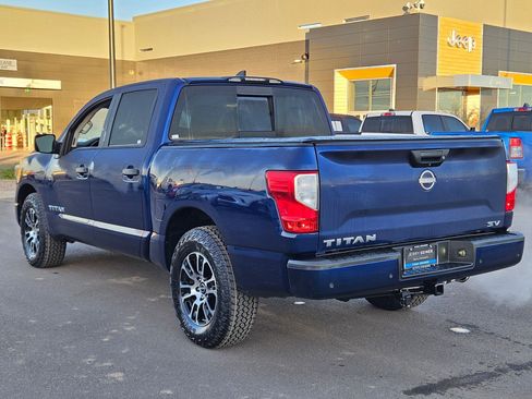 Used 2023 Nissan Titan SV image 3