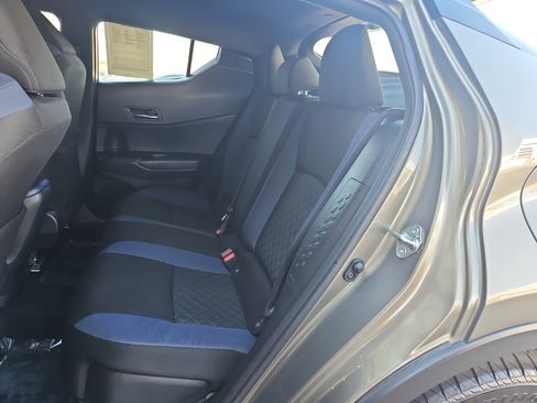 Used 2021 Toyota C-HR XLE image 11