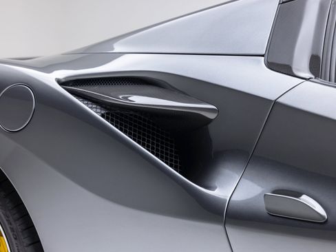 Certified 2022 Ferrari F8 Tributo RWD image 24