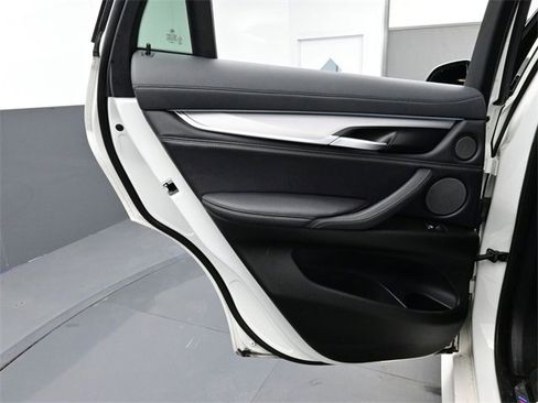 Used 2018 BMW X6 xDrive35i image 12