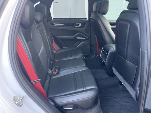 Used 2019 Porsche Cayenne image 35