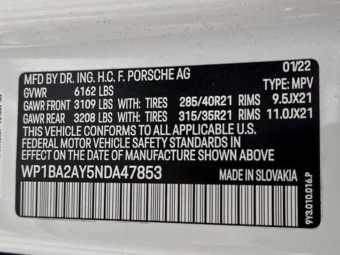 Used 2022 Porsche Cayenne Coupe image 28