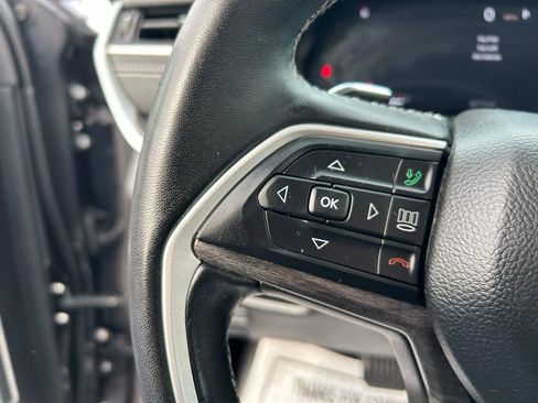 Used 2022 Jeep Grand Cherokee L Limited image 23